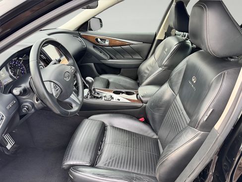 Used 2014 INFINITI Q50 w/ Deluxe Touring Package RWD image 10