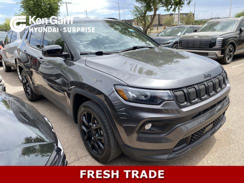 Used 2022 Jeep Compass Latitude FWD image 1