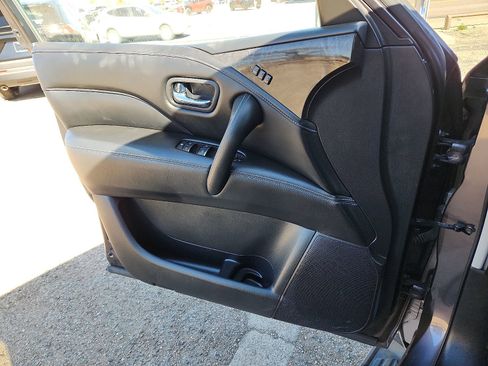 Used 2024 INFINITI QX80 Luxe image 13