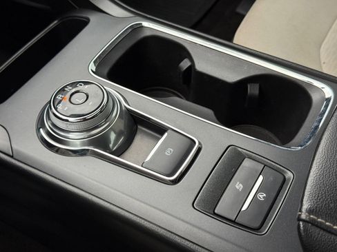 Used 2020 Ford Fusion SE w/ Equipment Group 151A image 20