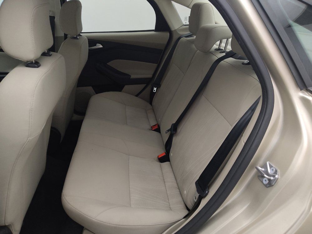 Used 2018 Ford Focus SE FWD image 18