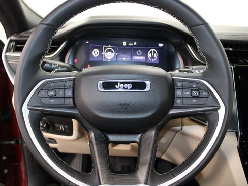 Used 2024 Jeep Grand Cherokee L Limited AWD/4WD image 39