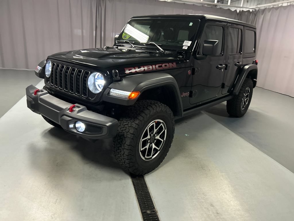 Used 2025 Jeep Wrangler Unlimited Rubicon w/ Convenience Group AWD/4WD image 3