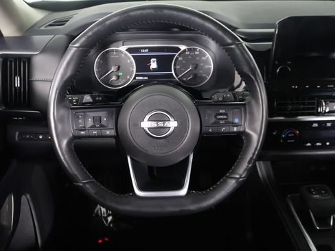Used 2023 Nissan Pathfinder SL AWD/4WD image 37