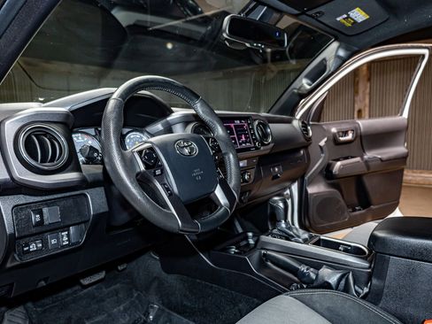 Used 2023 Toyota Tacoma TRD Sport image 17