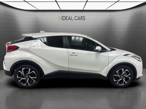 Used 2021 Toyota C-HR XLE FWD image 4