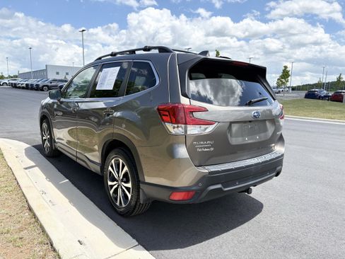 Used 2019 Subaru Forester Limited AWD/4WD image 6