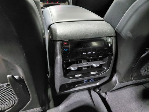 Used 2024 Jeep Grand Cherokee L Altitude image 41