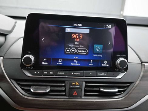 Used 2024 Nissan Altima 2.5 SV image 13