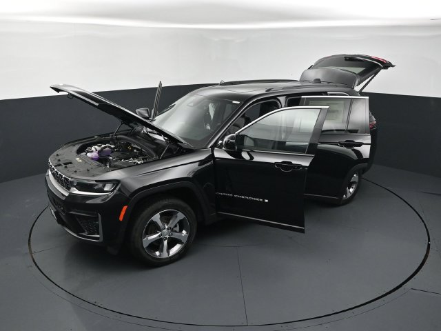 New 2026 Jeep Grand Cherokee Limited w/ Luxury Tech Group II AWD/4WD image 26