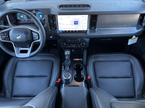 New 2025 Ford Bronco Badlands image 11