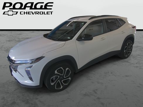 Certified 2025 Chevrolet Trax RS w/ Driver Confidence Package FWD image 1