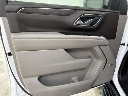 Used 2022 Chevrolet Tahoe LT w/ Luxury Package RWD image 22
