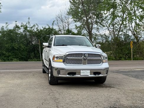 Used 2016 RAM 1500 Laramie w/ Convenience Group AWD/4WD image 8