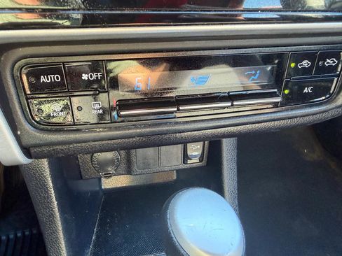 Used 2019 Toyota Corolla LE image 18