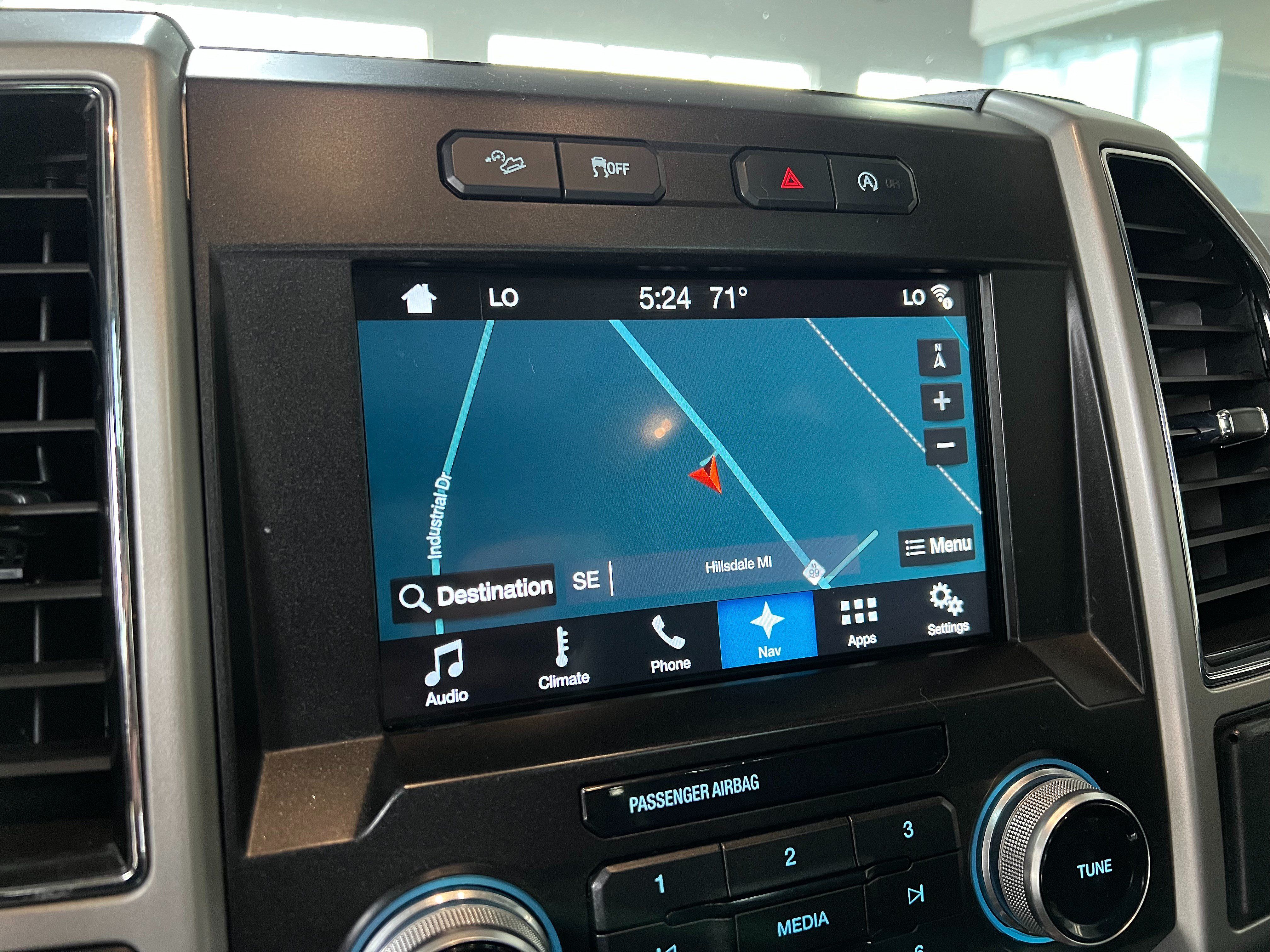 Used 2018 Ford F150 Lariat w/ Equipment Group 502A Luxury AWD/4WD image 19