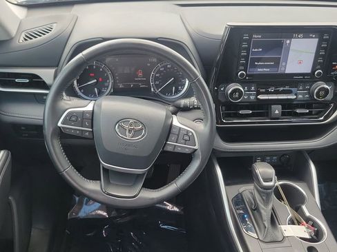 Used 2022 Toyota Highlander XLE image 15