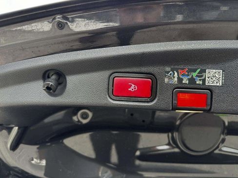 Used 2023 Mercedes-Benz E 450 4MATIC Cabriolet image 47