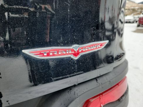 Used 2018 Jeep Cherokee Trailhawk w/ Cold Weather Group image 28