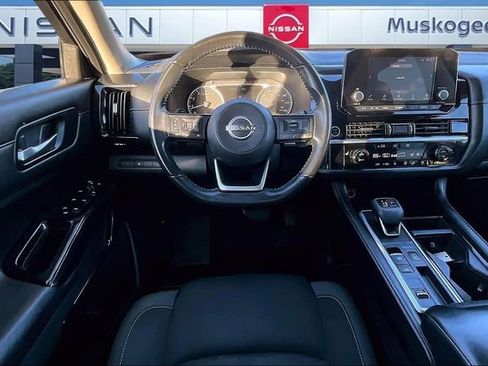 Used 2022 Nissan Pathfinder SV image 8