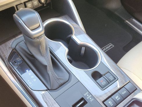 Used 2021 Toyota Highlander Limited image 22