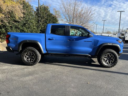 Used 2025 Chevrolet Colorado ZR2 w/ Technology Package image 11