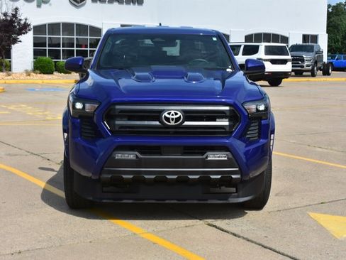 Used 2025 Toyota Tacoma SR5 RWD image 2