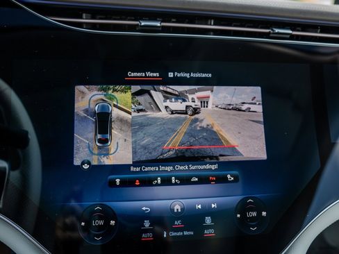 Used 2023 Mercedes-Benz EQS 580 4MATIC Sedan image 11