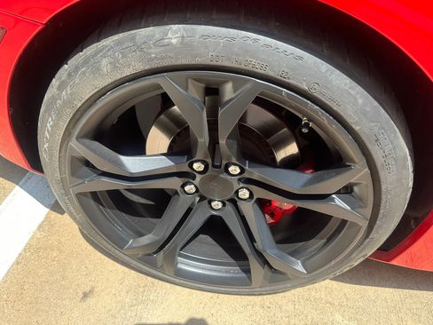 Used 2018 Chevrolet Camaro SS RWD image 9