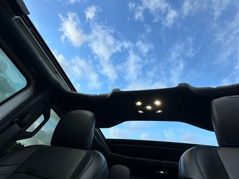 Used 2021 Jeep Wrangler Unlimited Sahara image 14