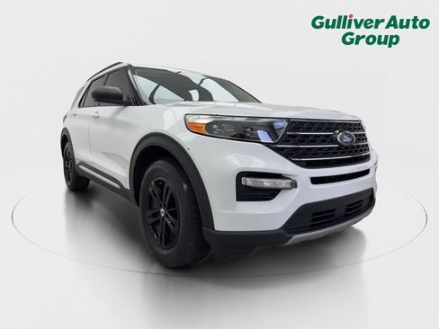 Used 2022 Ford Explorer XLT w/ Equipment Group 202A RWD image 13