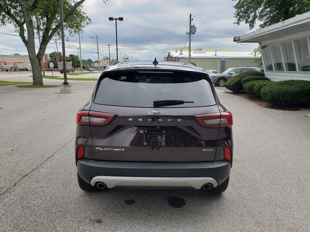 Used 2023 Ford Escape Platinum w/ Premium Technology Package AWD/4WD image 3