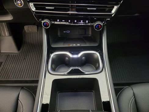 New 2026 Chevrolet Traverse LT w/ Driver Confidence Package image 32