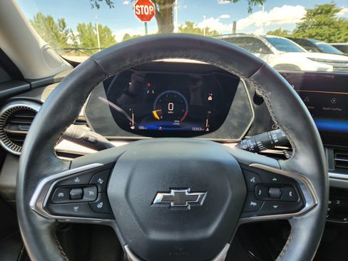 Used 2025 Chevrolet Trax ACTIV w/ Driver Confidence Package FWD image 8