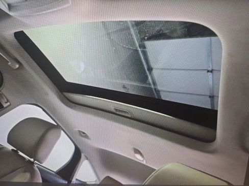 Used 2018 Ford Focus Titanium FWD image 11