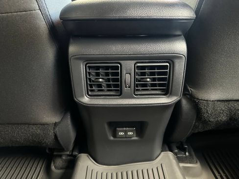 Used 2025 Toyota RAV4 XLE AWD/4WD image 21
