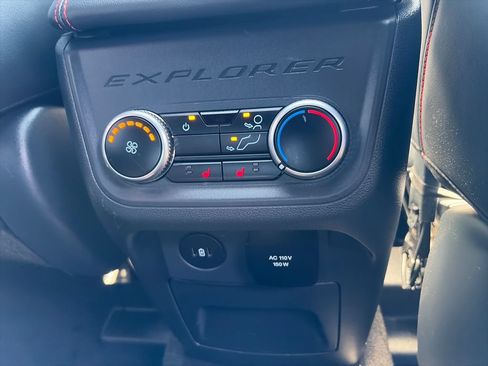 Used 2025 Ford Explorer ST-Line w/ Premium Package AWD/4WD image 39