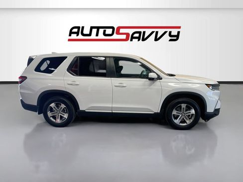 Used 2025 Honda Pilot EX-L image 8