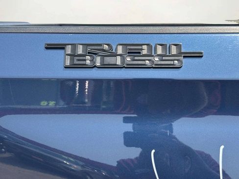 Used 2021 Chevrolet Silverado 1500 LT Trail Boss w/ Convenience Package II AWD/4WD image 48