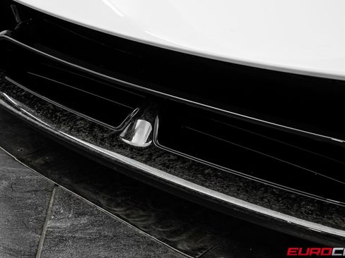 Used 2018 Lamborghini Huracan image 13