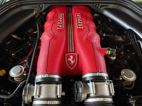 Used 2012 Ferrari California image 40