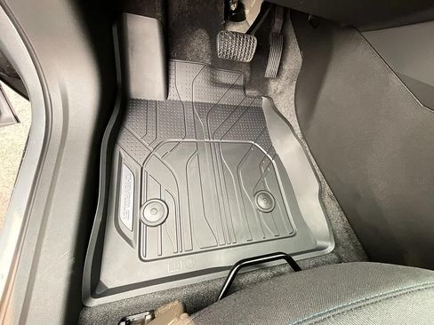 New 2026 Chevrolet Trax LS w/ LS Convenience Package FWD image 18