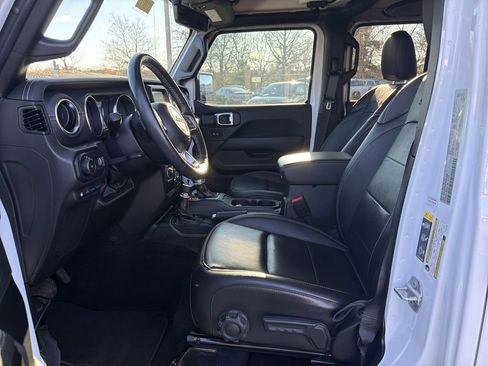 Used 2023 Jeep Wrangler Unlimited Sahara w/ Cold Weather Group image 12