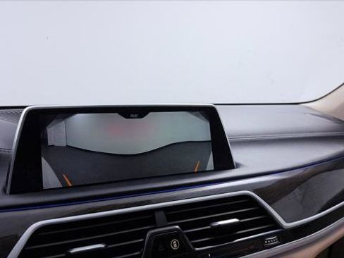 Used 2020 BMW 740i w/ Cold Weather Package RWD image 33