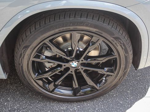 Used 2023 BMW X4 xDrive30i w/ M Sport Package AWD/4WD image 9