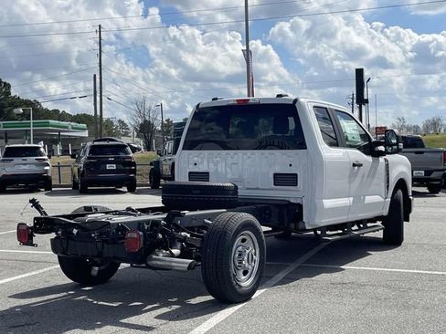 New 2026 Ford F350 XL w/ XL Chrome Package RWD image 3