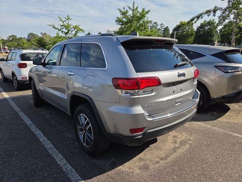 Used 2021 Jeep Grand Cherokee Limited AWD/4WD image 5
