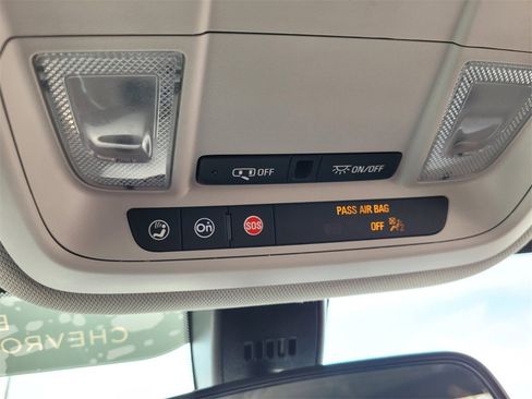 Used 2021 Chevrolet Traverse LT image 35