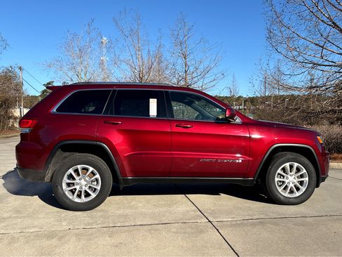 Used 2021 Jeep Grand Cherokee Laredo image 27
