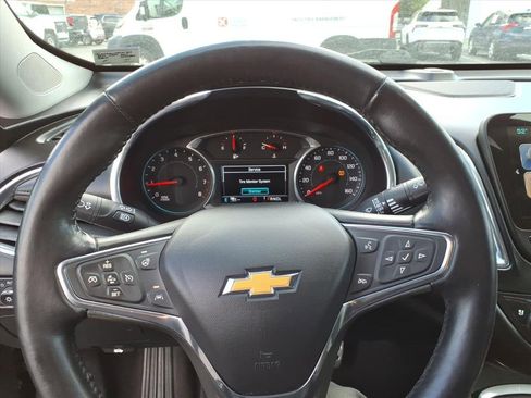 Used 2017 Chevrolet Malibu Premier w/ Premier Sun and Wheel Package FWD image 16